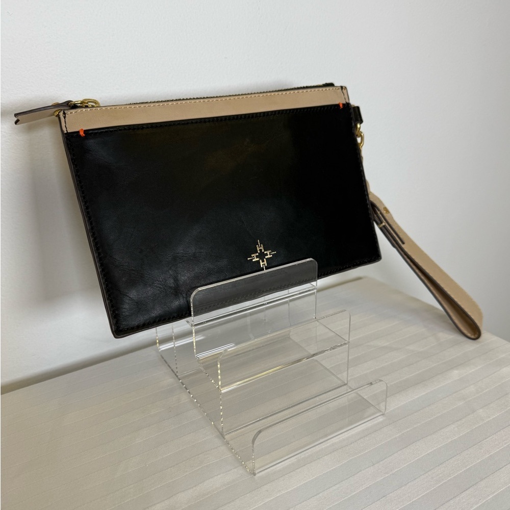 India Hicks ‘Carmen’ Black & Tan Leather Clutch With Tan Leather Wristlet Strap - Picture 4 of 14
